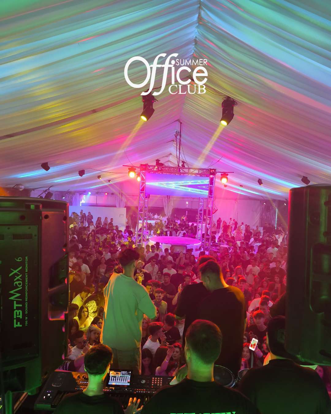 Interior Office Summer Club